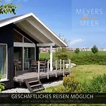 Schwarzes Holzferienhaus Mit Sauna -- L I E B L I N G S P L A T Z -- An Der Ostsee, Bei Wismar, 500m, Alles Inklusive *