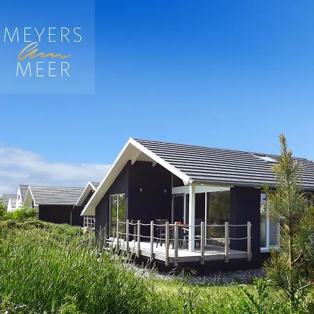 Schwarzes Holzferienhaus Mit Sauna -- L I E B L I N G S P L A T Z -- An Der Ostsee, Bei Wismar, 500m, Alles Inklusive Ferienhaus