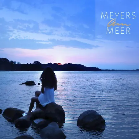 Schwarzes Holzferienhaus Mit Sauna -- L I E B L I N G S P L A T Z -- An Der Ostsee, Bei Wismar, 500m, Alles Inklusive 지로우