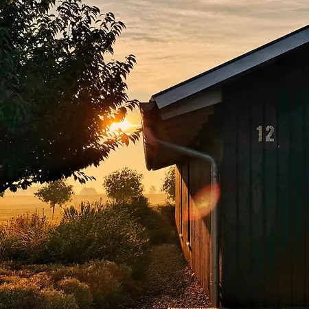 Ferienhaus Schwarzes Holzferienhaus Mit Sauna -- L I E B L I N G S P L A T Z -- An Der Ostsee, Bei Wismar, 500m, Alles Inklusive Zierow